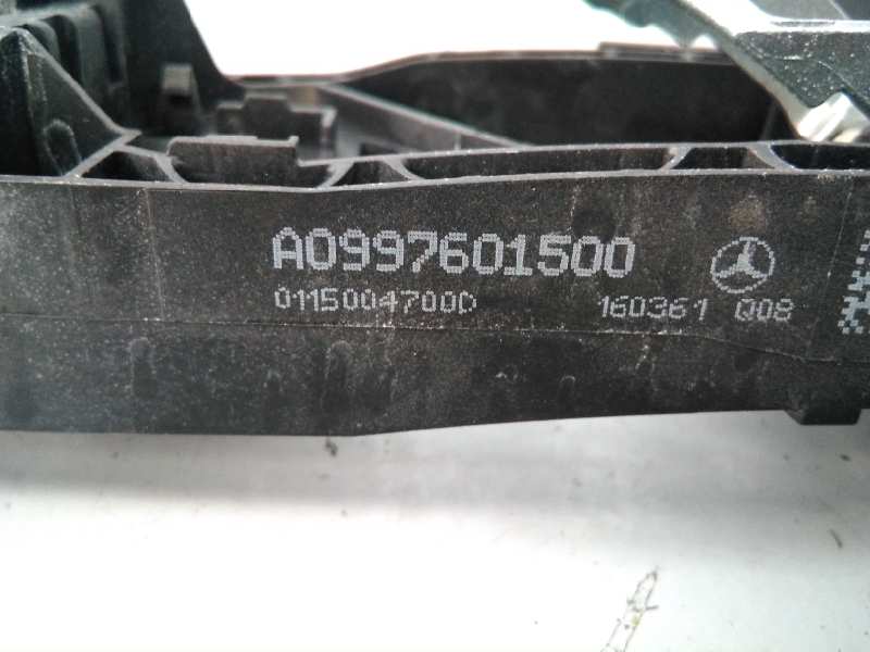 MERCEDES-BENZ C-Class W205/S205/C205 (2014-2023) Priekšējo kreiso durvju slēdzene A2220063999, E1-A2-40-1 18571862