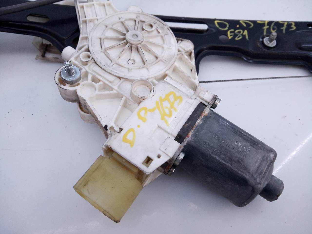 BMW 1 Series E81/E82/E87/E88 (2004-2013) Forreste højre dør vinduesregulator 51337138466,E1-A3-12-1 18614340