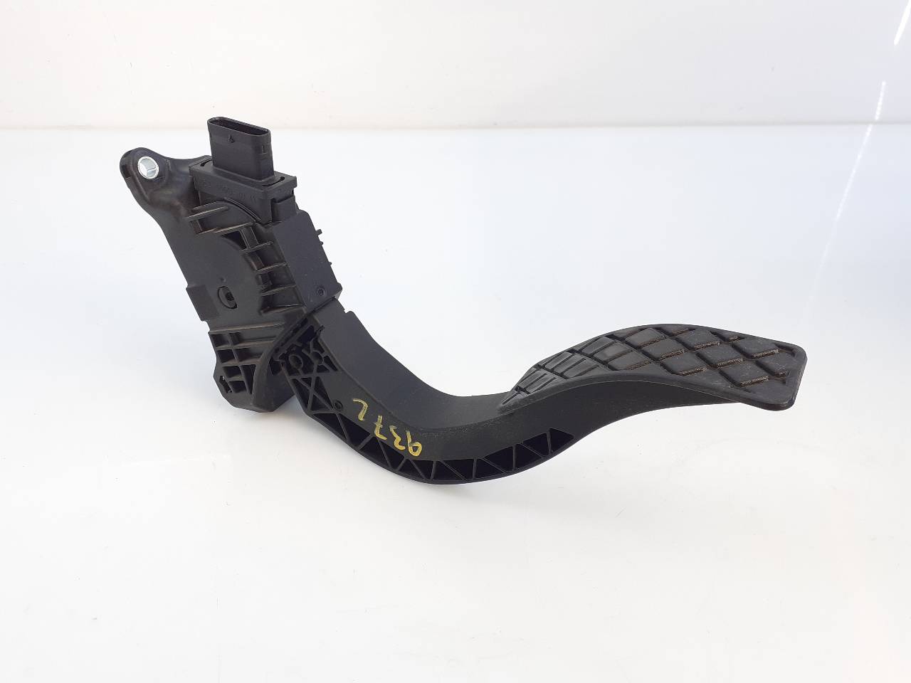 AUDI A4 B9/8W (2015-2024) Throttle Pedal 8WQ723523, E2-A1-35-1 18747723