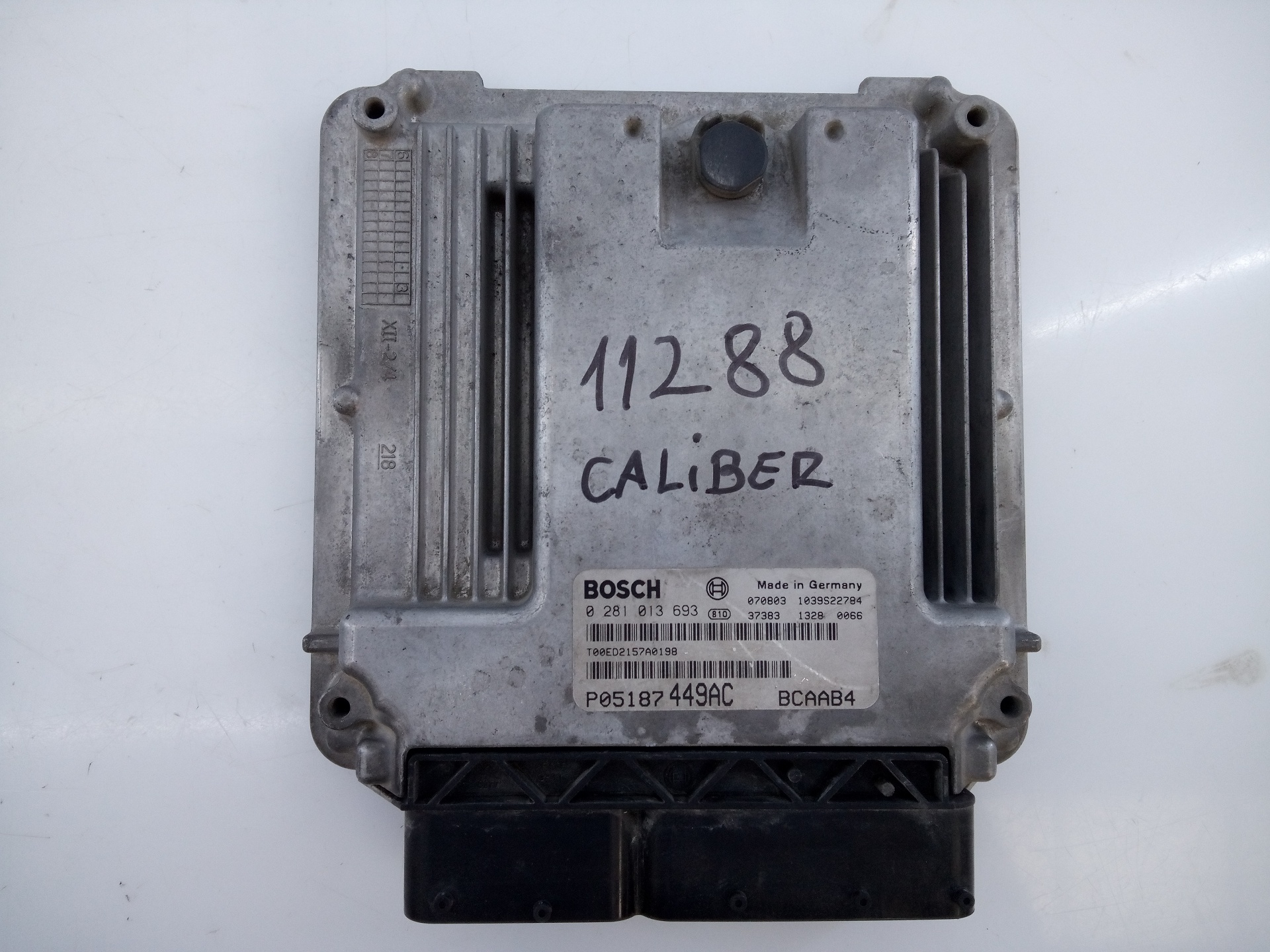 HYUNDAI Caliber 1 generation (2006-2013) Motorkontrollenhet ECU P05187449AC, E3-B6-4-2 21826775