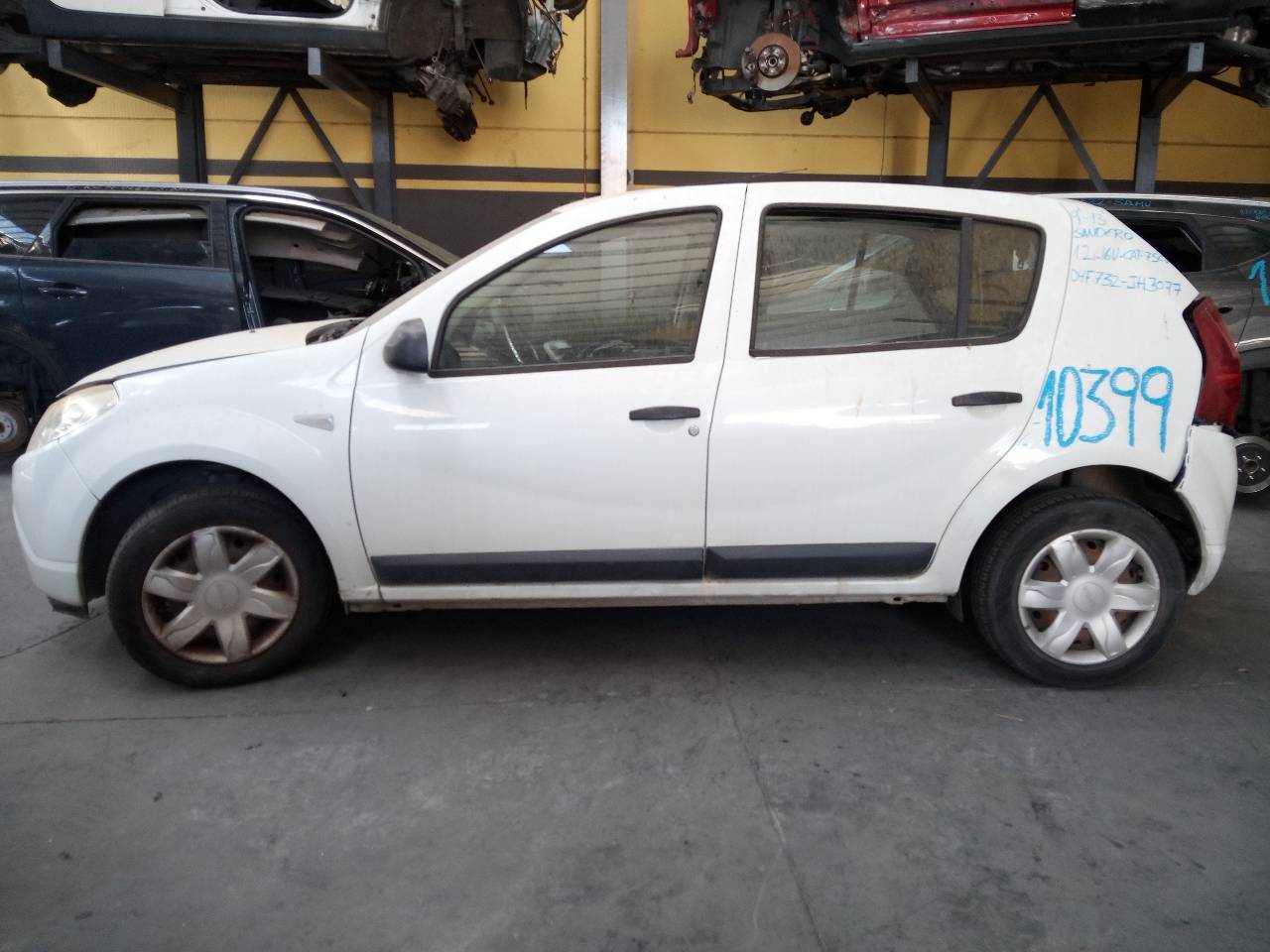 MERCEDES-BENZ Sandero 1 generation (2008-2012) Bagāžas nodalījuma loga tīrītāja motorīts 8200734582C 24053556