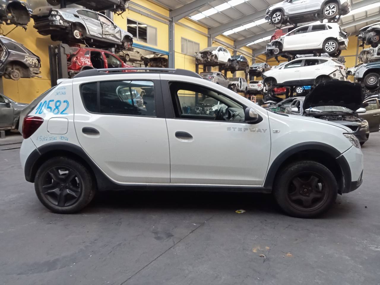 DACIA Logan 2 generation (2013-2020) Motora vadības bloks 237106319R, 0281032711, E2-A1-14-3 20959751