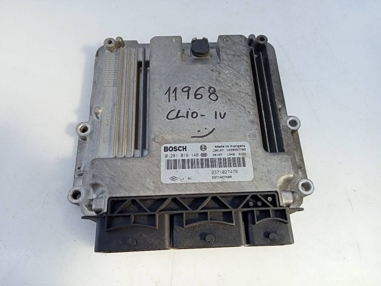 RENAULT Clio 3 generation (2005-2012) Moottorin ohjausyksikkö ECU 237102747R,0281019148,E2-A1-40-1 23301359