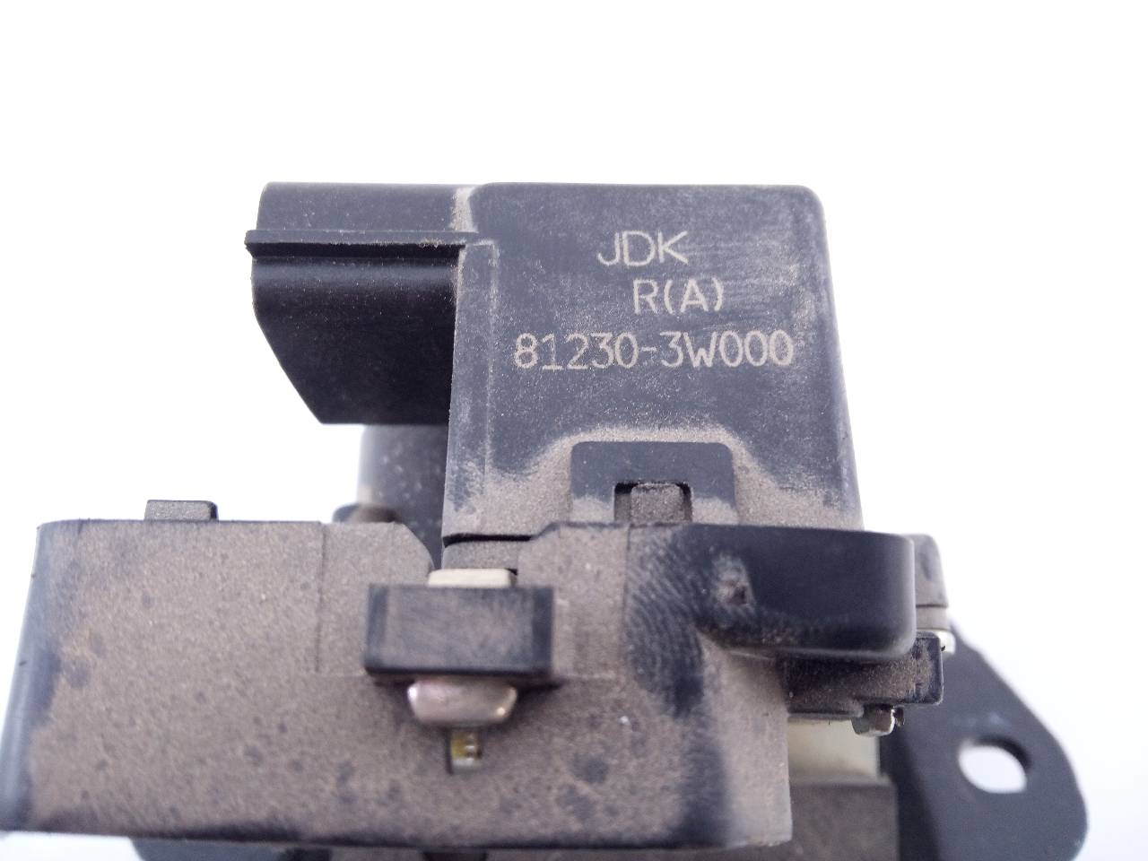 KIA Sportage 3 generation (2010-2015) Tailgate Boot Lock 812303W000, E2-B5-50-2 18758871