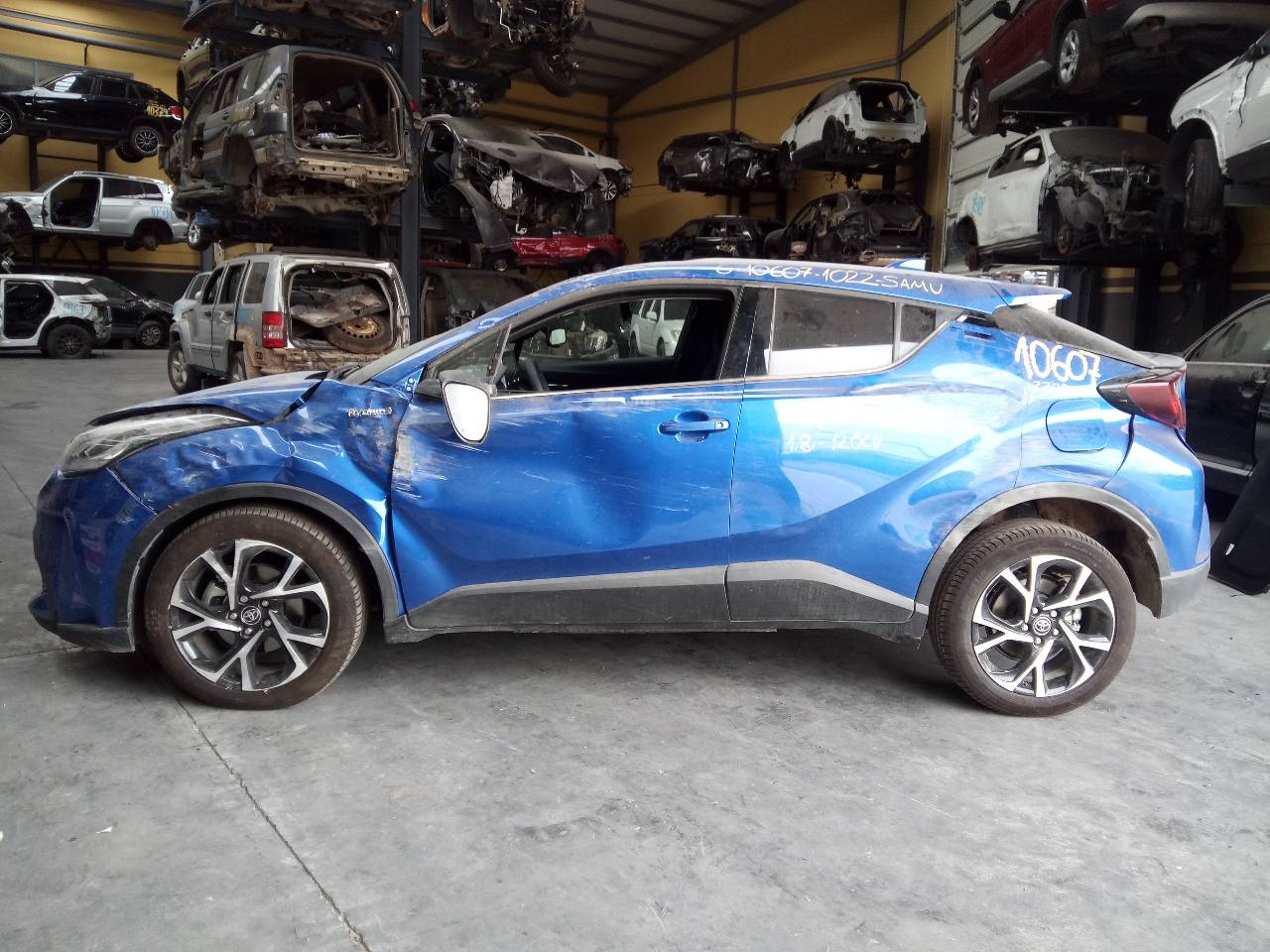 TOYOTA C-HR 1 generation (2016-2023) Моторчик заднего стеклоочистителя 85130F4010, E2-B4-53-1 21799395