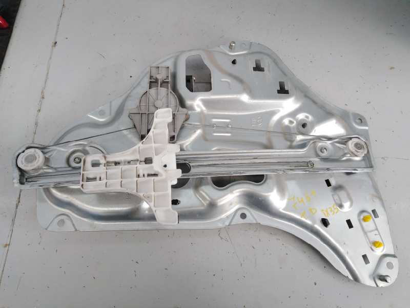 HYUNDAI Tucson 3 generation (2015-2021) Bakre høyre dør vindusregulator E2-B5-3-2 18598921