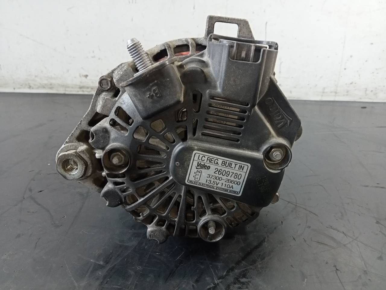 KIA Sportage 3 generation (2010-2015) Alternator 373002B600,P3-B5-5-2 23290840