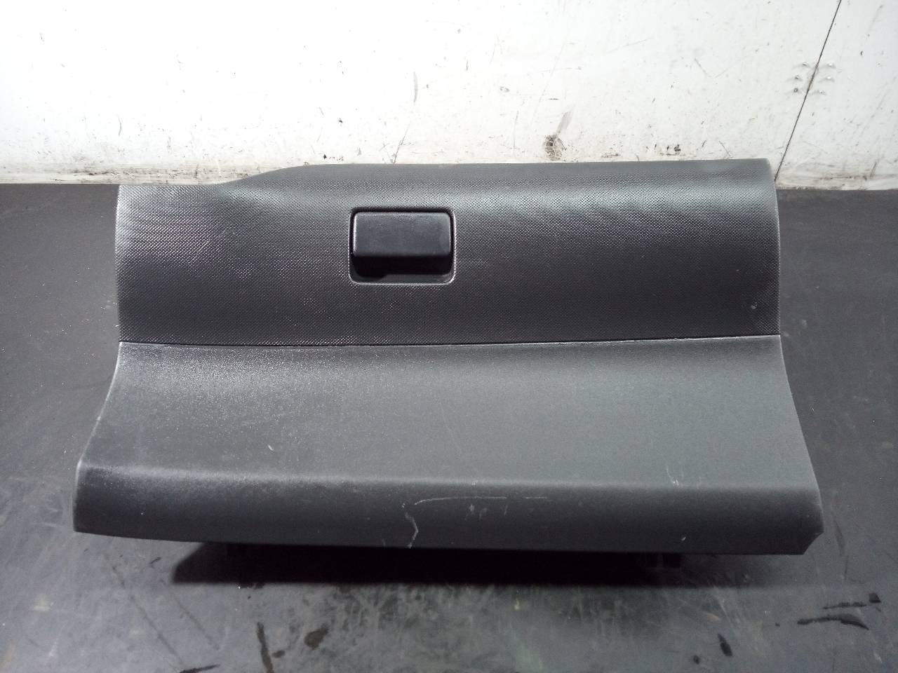 FORD USA Auris 1 generation (2006-2012) Ντουλαπάκι του αυτοκινήτου 5555202130,P2-A2-3 24094015