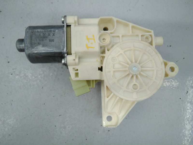 MERCEDES-BENZ E-Class W212/S212/C207/A207 (2009-2016) Rear Left Door Window Control Motor A2048200542,E1-A2-36-2 18520240