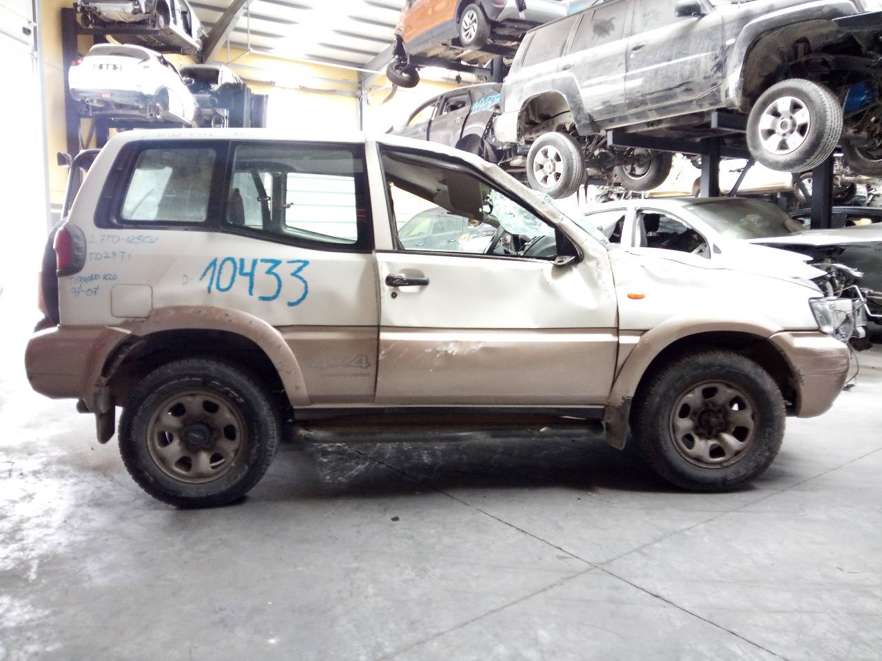 VOLVO Terrano 2 generation (1993-2006) Моторчик заднего стеклоочистителя 0390201561,287000X000 21798370