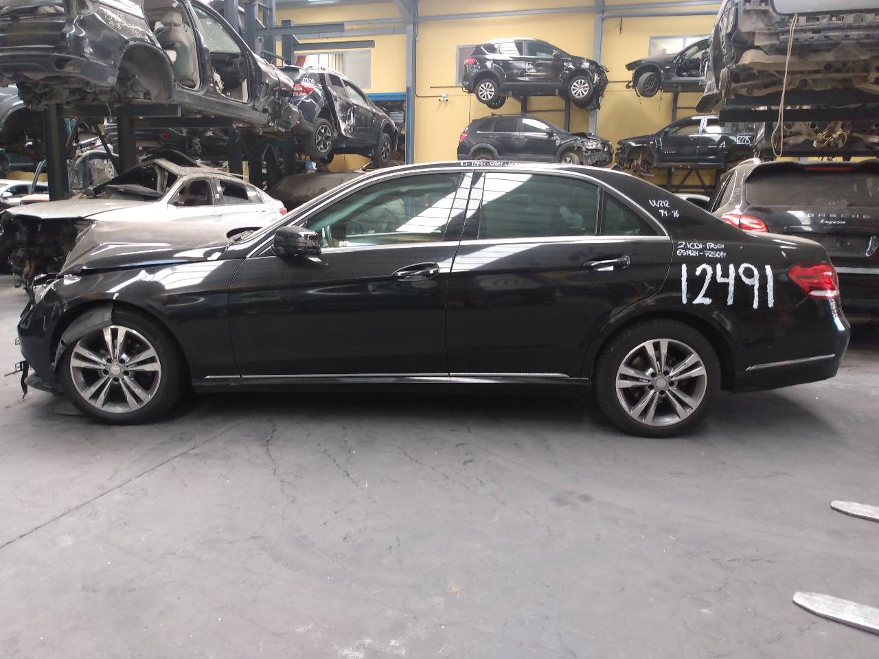 MERCEDES-BENZ E-Class W212/S212/C207/A207 (2009-2016) Musiikkisoitin GPS:llä 26273168