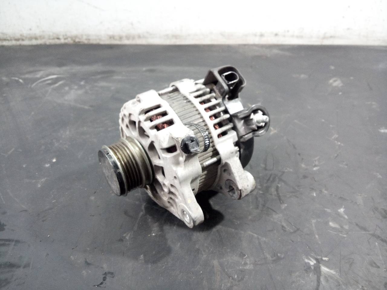 KIA Carens 3 generation (RP) (2013-2019) Alternator 8400290, P3-B5-9-3 24454229