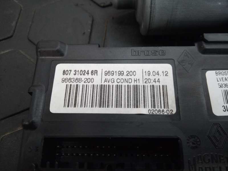 VAUXHALL Megane 3 generation (2008-2020) Priekinių kairių durų stiklo pakelėjo varikliukas 0130822470, 807310246R, E1-A1-24-2 18616465
