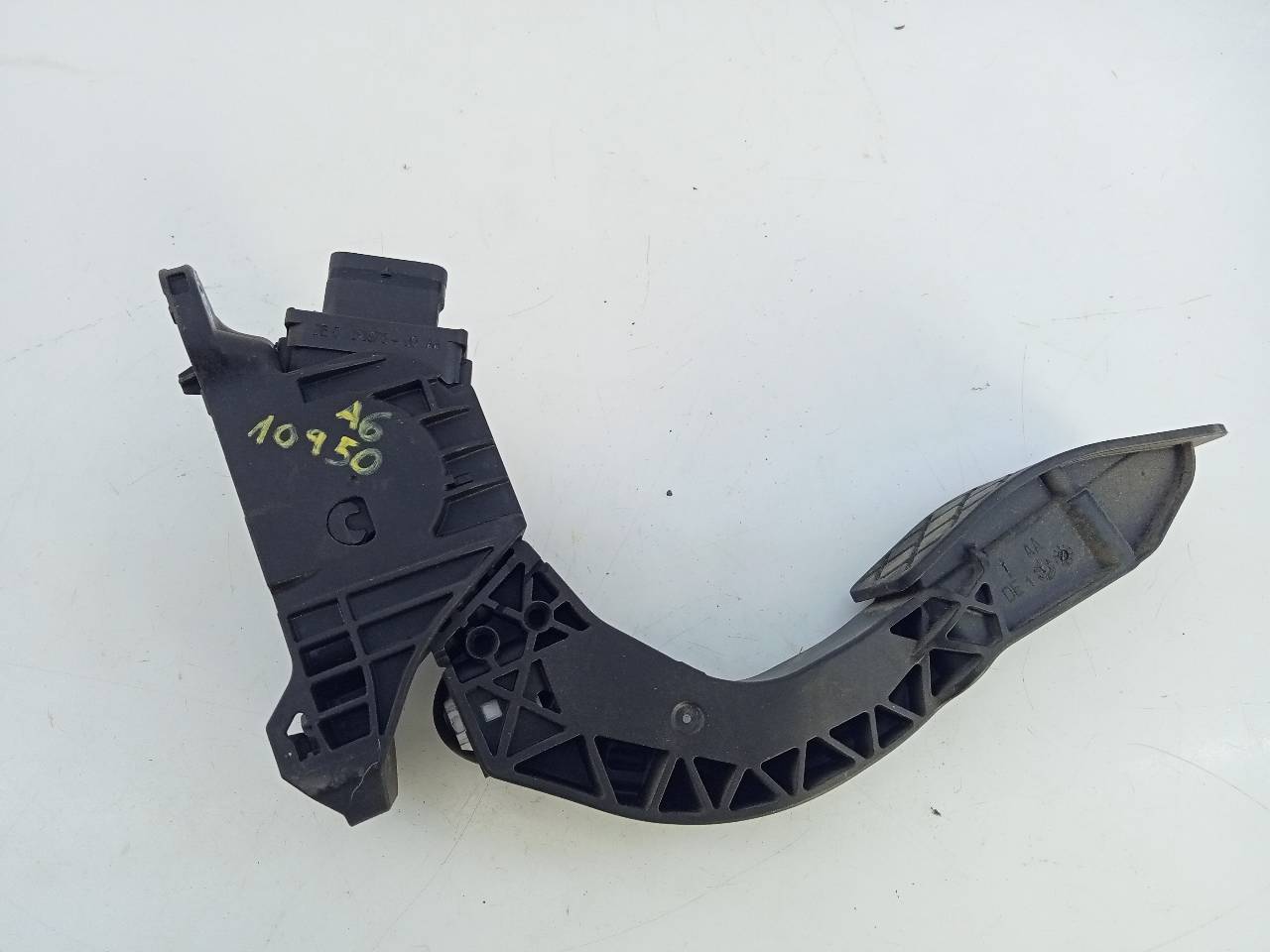 AUDI A6 C4/4A (1994-1997) Throttle Pedal 4N1723523, E2-A1-30-1 20963704