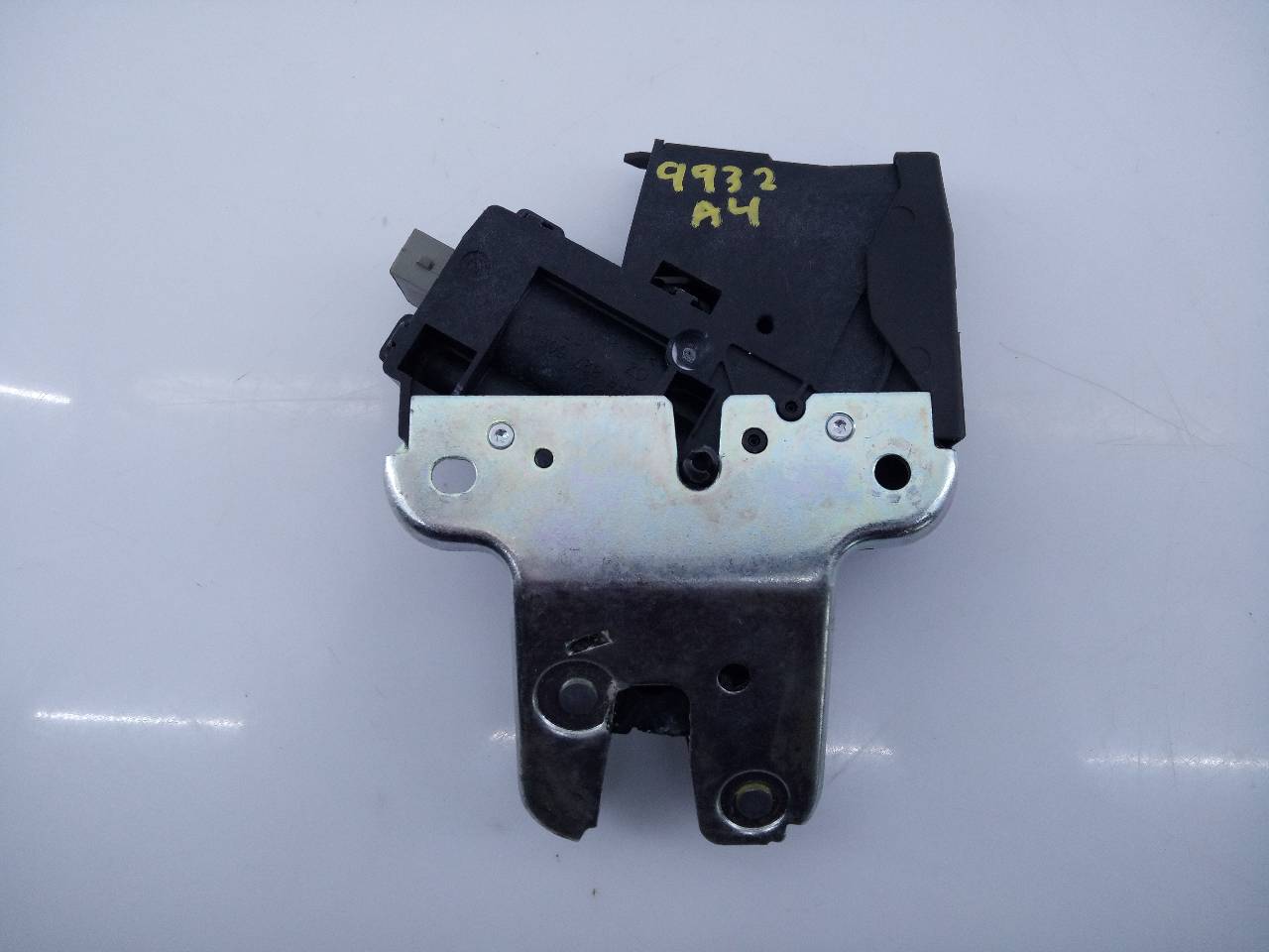 AUDI A4 B8/8K (2011-2016) Tailgate Boot Lock E1-B6-47-1,4F5827505D 24041922