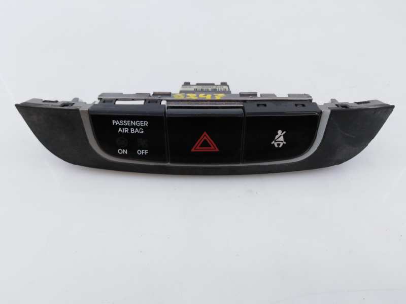 HYUNDAI Tucson 3 generation (2015-2021) Hazard button 937902S000BLH, E3-A3-23-1 18682233