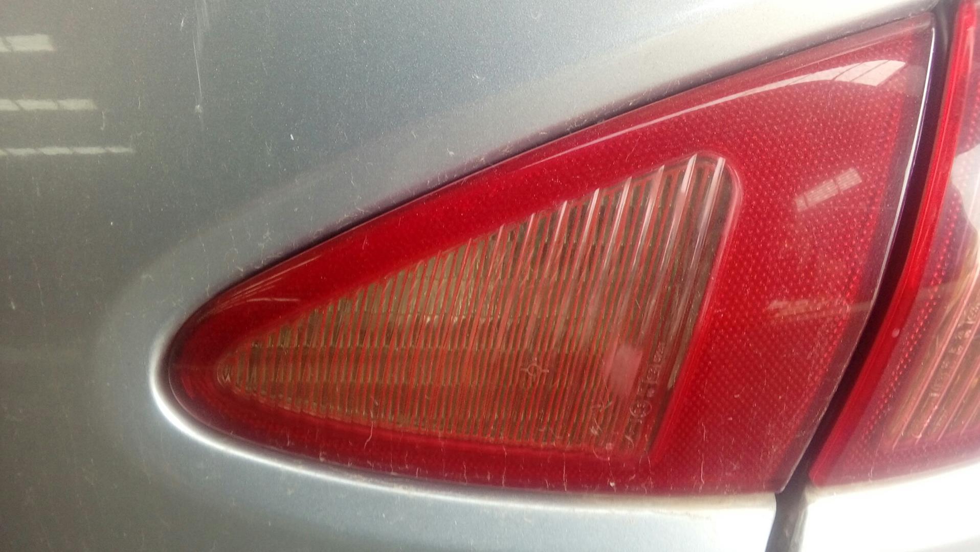 ALFA ROMEO 147 2 generation (2004-2010) Праве заднє фаркопне світло 21822601