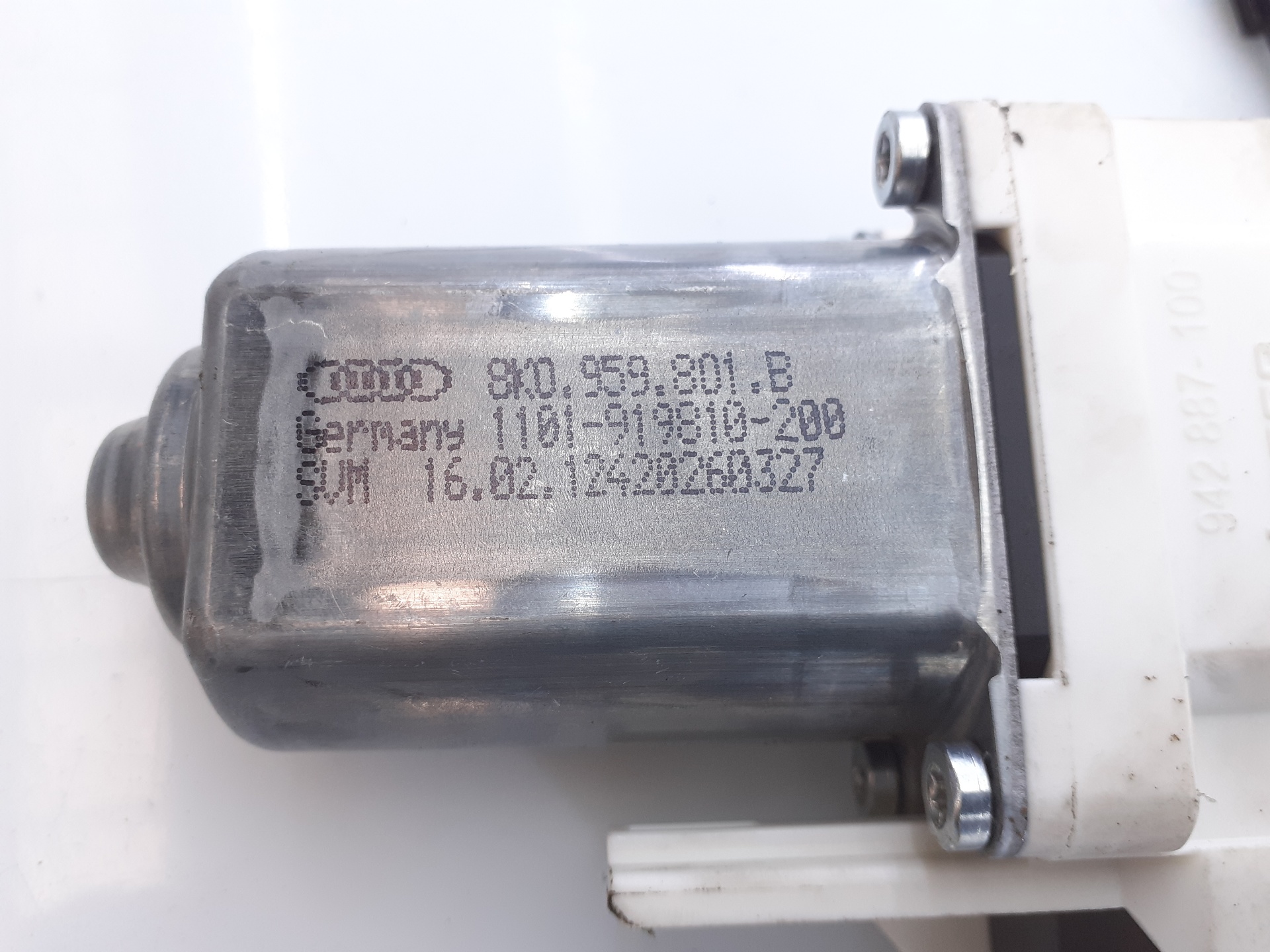 AUDI A6 C6/4F (2004-2011) Regulator de geam ușă stânga față 8K0959801B, E1-B6-36-2 18730919