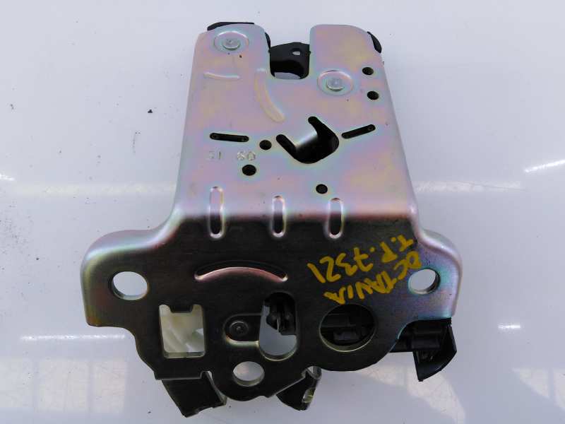 SKODA Octavia 3 generation (2013-2020) Tailgate Boot Lock A102523,E1-A5-8-1 24290609