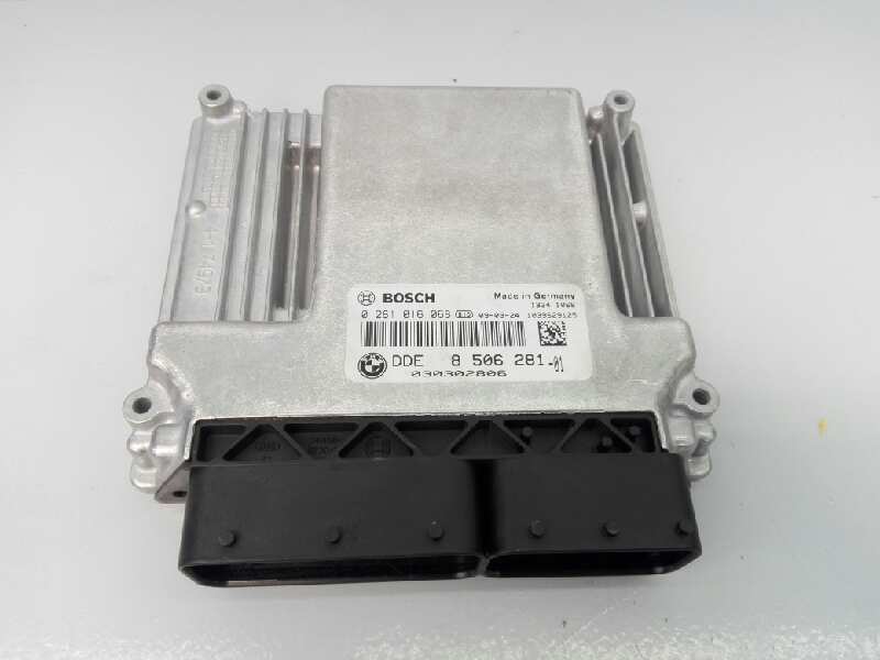 BMW 1 Series E81/E82/E87/E88 (2004-2013) Moottorin ohjausyksikkö ECU 0281016068,E3-A2-30-1,850628101 18449483