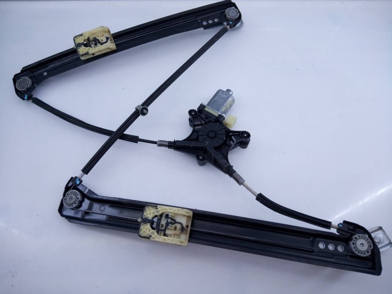 SEAT Ateca 1 generation (2016-2024) Front Left Door Window Regulator 5Q0959801B, E1-B6-32-1 18776541