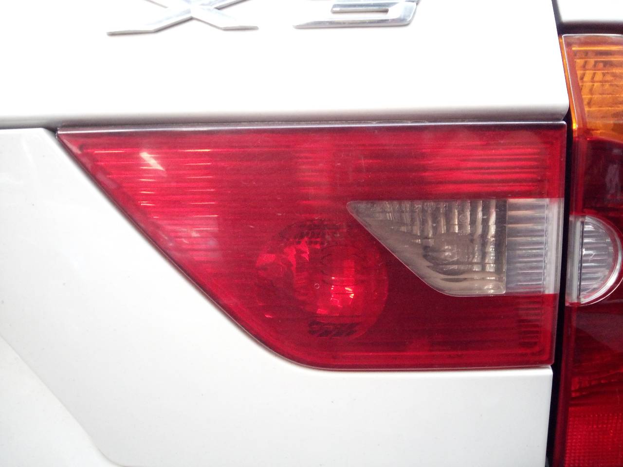 BMW X3 E83 (2003-2010) Galinio dangčio (bagažinės) dešinės pusės žibintas 24516295