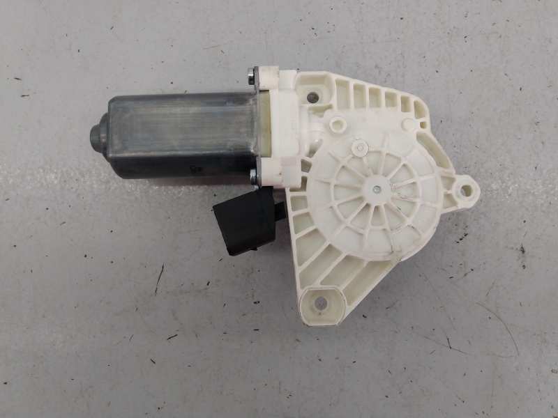 MERCEDES-BENZ CLA-Class C117 (2013-2016) Rear Right Door Window Control Motor A61041110, E3-A1-3-3 18526109