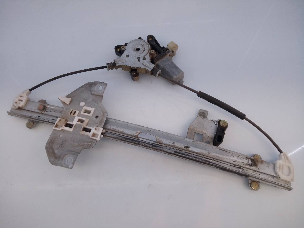 KIA Carnival 2 generation (2006-2010) Rear left door window lifter 824504D020, E1-B5-2-2 18721052