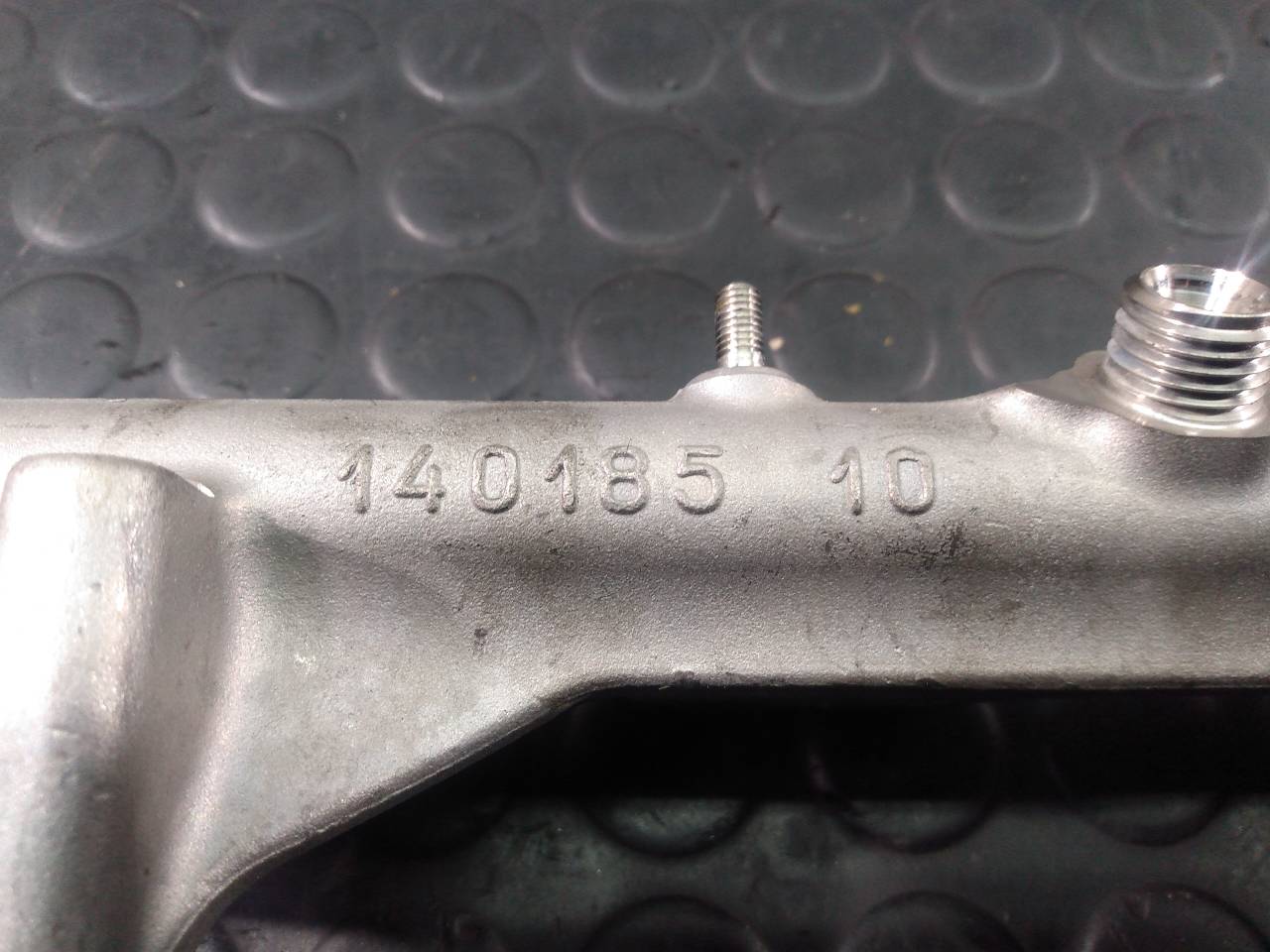 MINI Cooper R56 (2006-2015) Топливная рейка 14018510, P1-A2-17 18762820