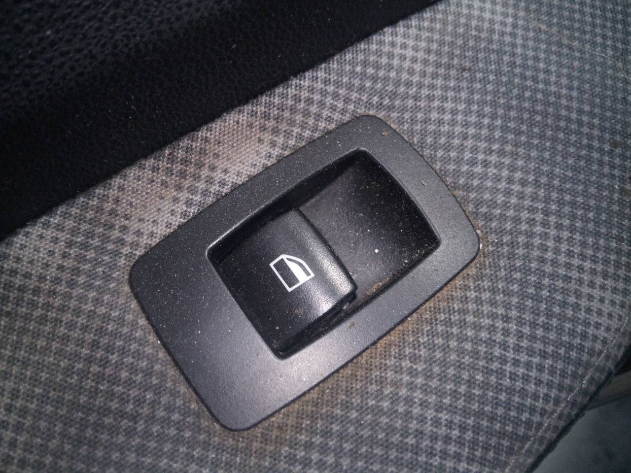 BMW 1 Series F20/F21 (2011-2020) Кнопка стеклоподъемника задней правой двери 23725415