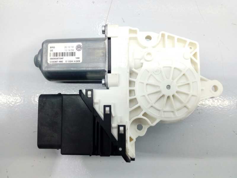 VOLKSWAGEN Tiguan 1 generation (2007-2017) Rear Right Door Window Control Motor 5N0959704F, E1-B6-10-3 18406871