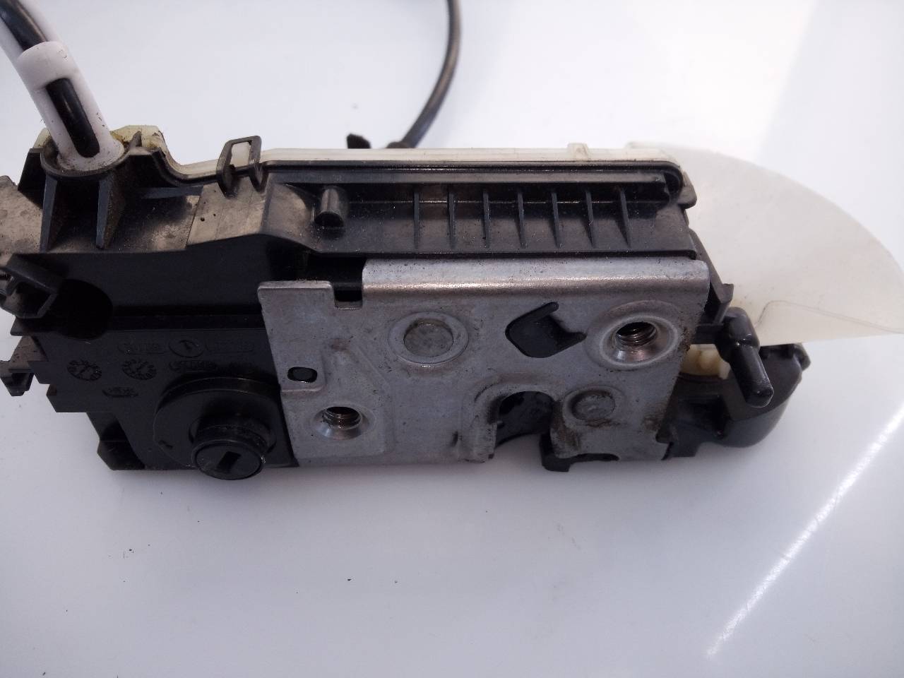 PEUGEOT 208 Peugeot 208 (2012-2015) Front Left Door Lock 9812500880, E1-A4-47-1 18715051