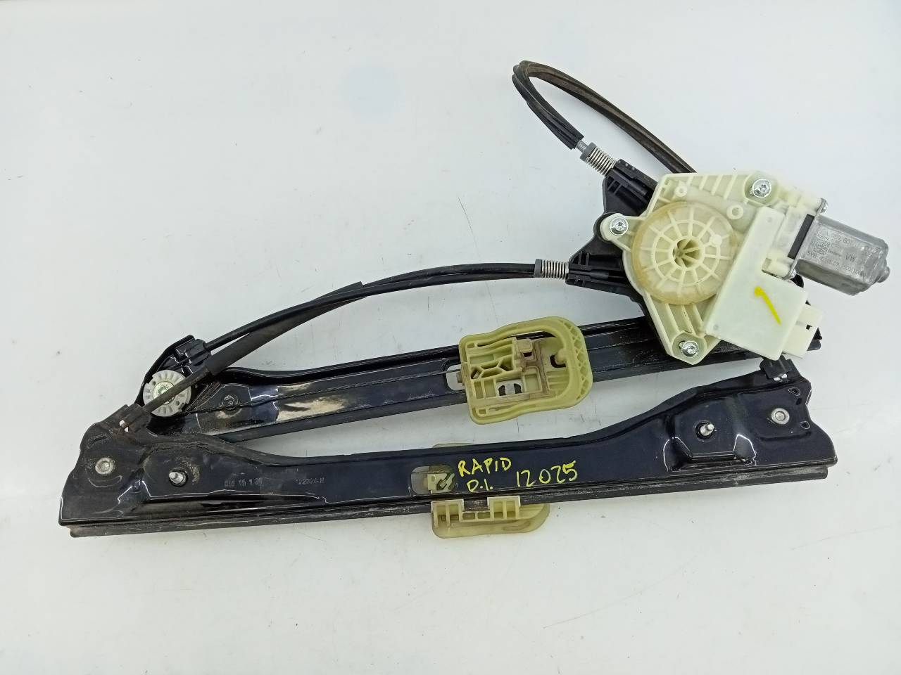 SKODA Rapid 2 generation (1985-2023) Front Left Door Window Regulator E1-B6-42-1 26280218