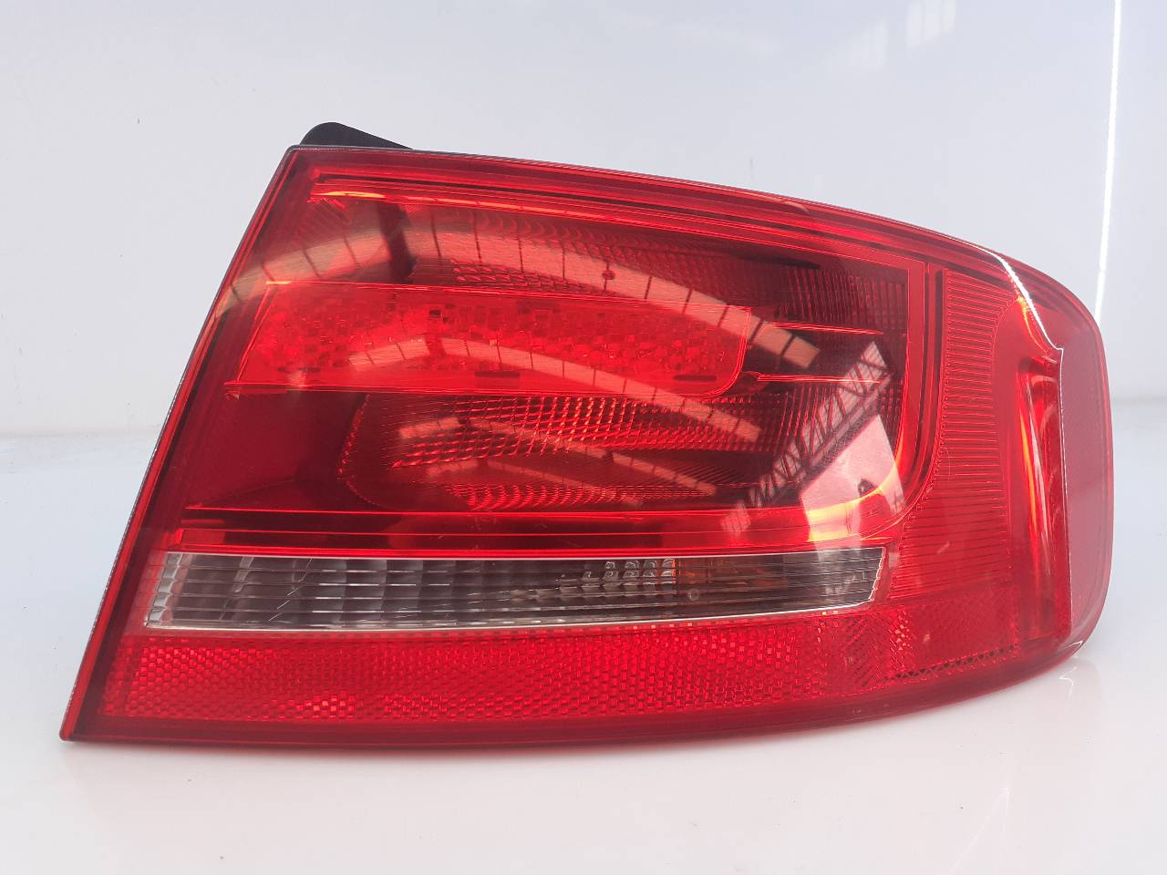 AUDI A4 B8/8K (2011-2016) Rear Right Taillight Lamp 009686064842, E1-B6-31-1 24024361