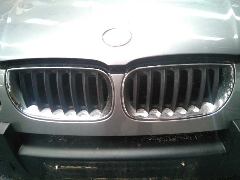 BMW X3 E83 (2003-2010) Priekinės radiatoriaus grotelės 18622962