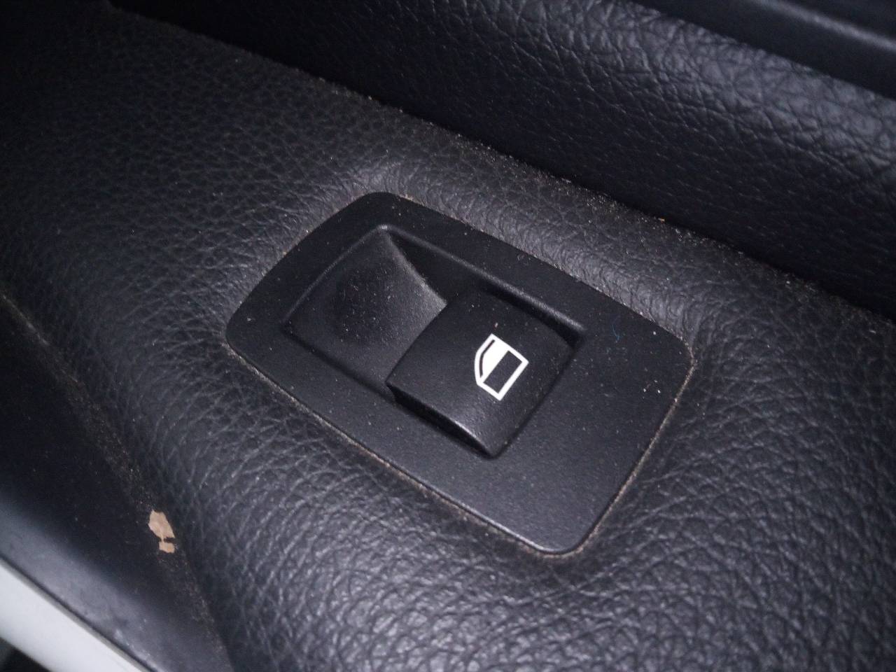 BMW 3 Series F30/F31 (2011-2020) Кнопка стеклоподъемника задней правой двери 24094366