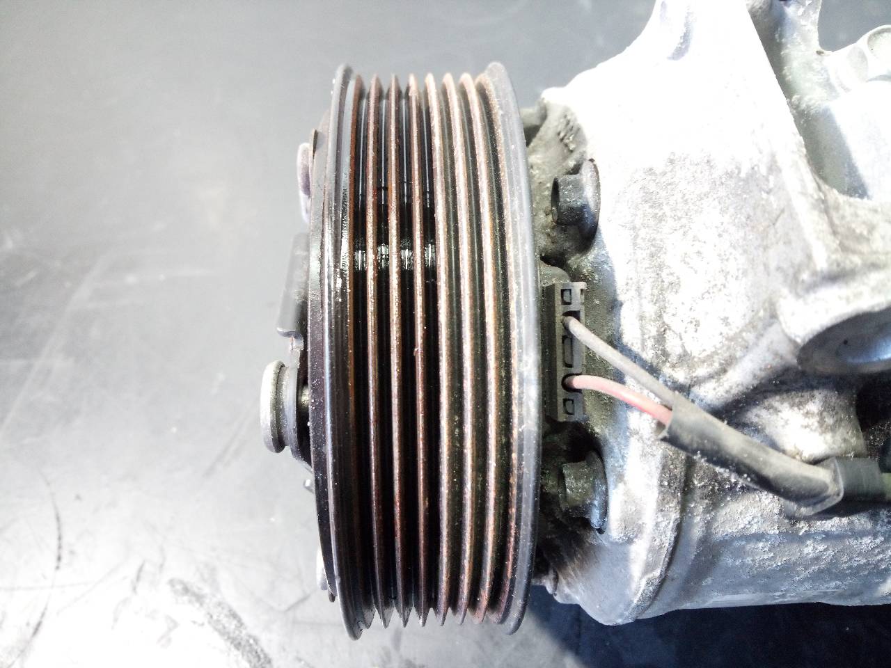 Compresor del aire acondicionado R9M414 5809012604 de Renault Kadjar 2015-0 131 CV - pieza usada