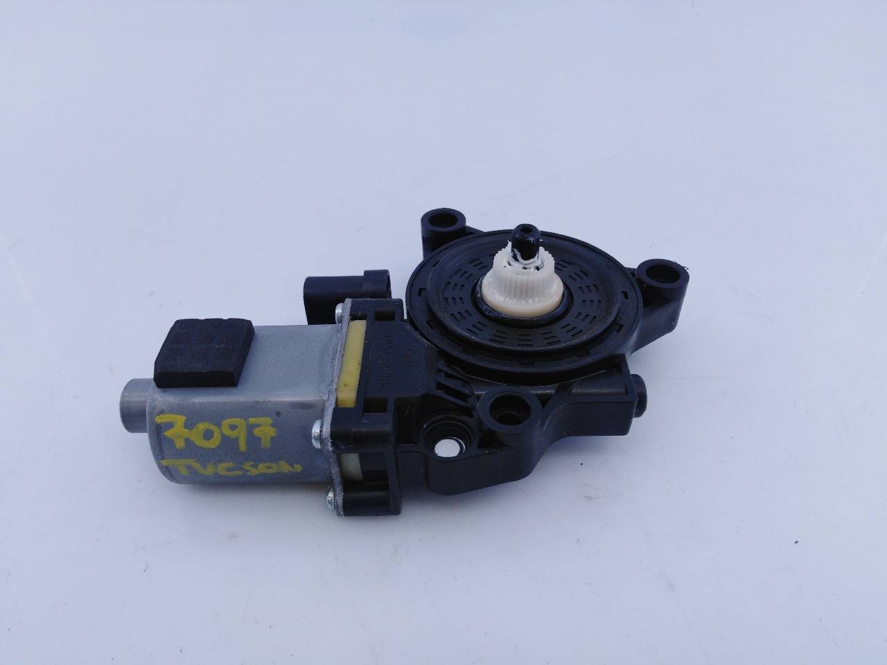 HYUNDAI Tucson 3 generation (2015-2021) Motor de control geam ușa  stânga spate 83450D7000, E2-B5-5-2 18710575