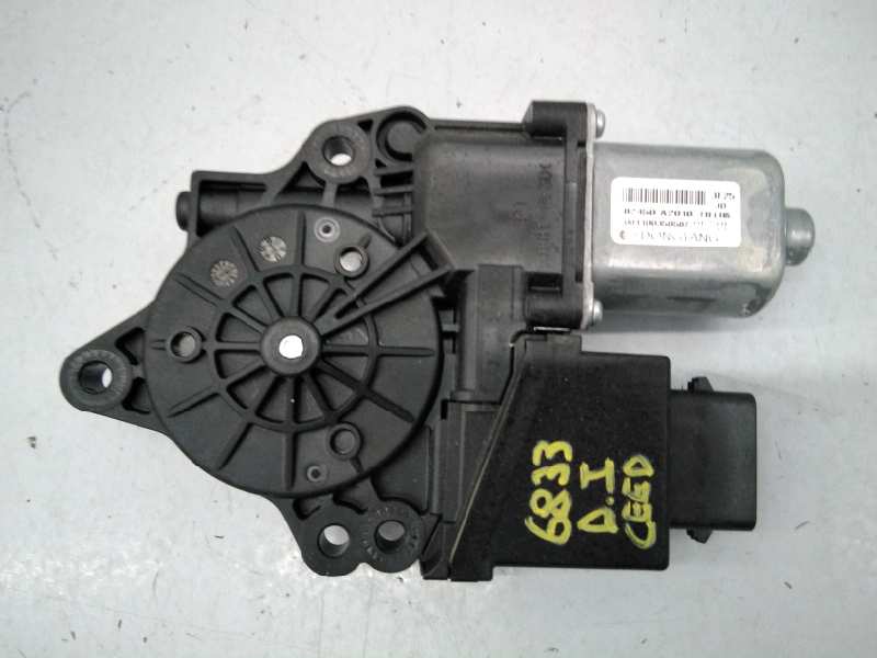 KIA Cee'd 2 generation (2012-2018) Front Left Door Window Regulator Motor 82450A2010, E2-B5-15-1 24484834