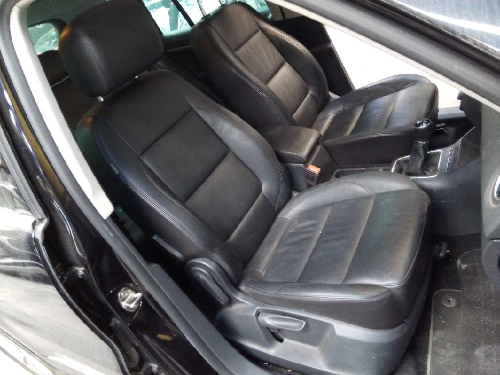 VOLKSWAGEN Tiguan 1 generation (2007-2017) Aizmugurējo kreiso durvju slēdzene 05A5N0839015G, A046465, E1-B6-44-1 18428010