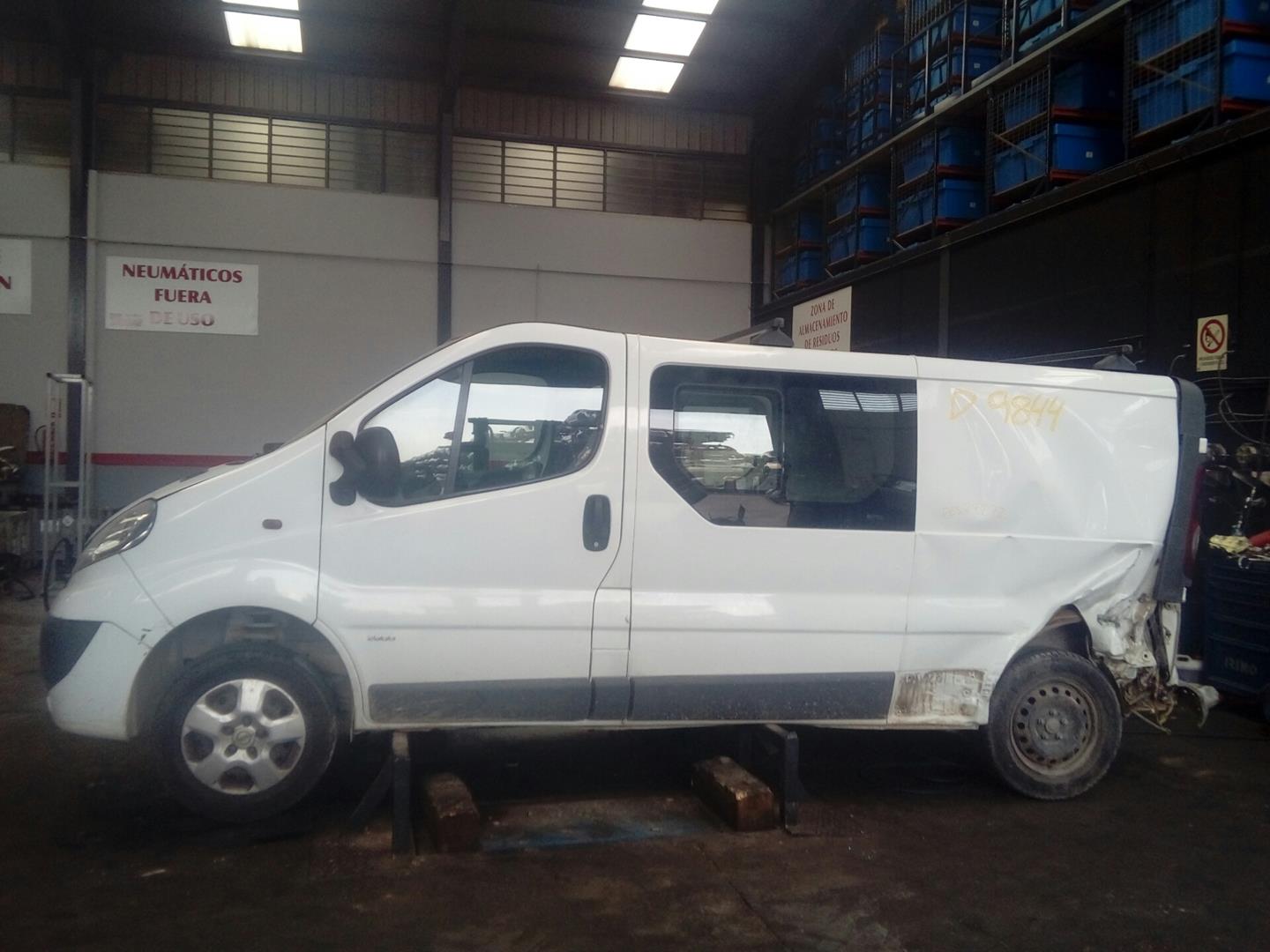 OPEL Vivaro A (2002-2006) Фара передняя правая 8200701356, E2-A4-8-2 18773551