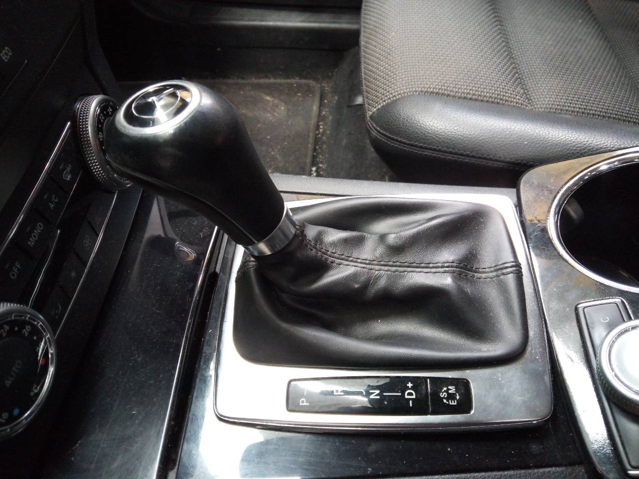 MERCEDES-BENZ GLK-Class X204 (2008-2015) Gear Shifting Knob 20964562