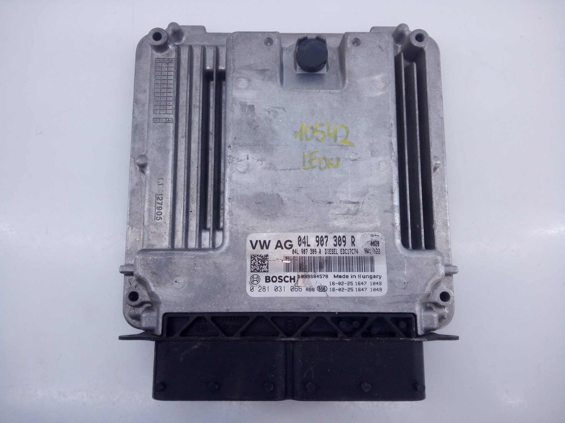 SEAT Leon 3 generation (2012-2020) Engine Control Unit ECU 04L907309R, E2-A1-33-8 21798655