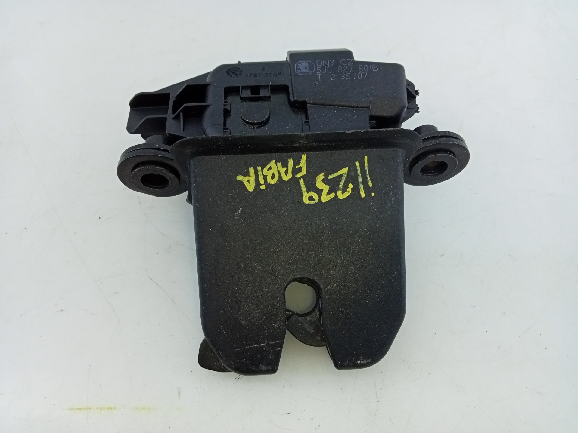 SKODA Fabia 6Y (1999-2007) Tailgate Boot Lock 5J0827501B,E1-B6-52-2 21824310