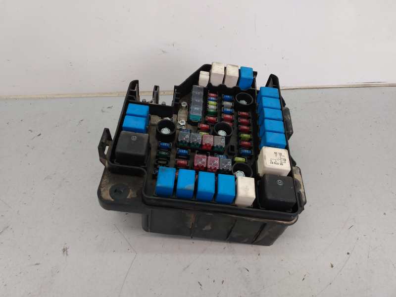 HYUNDAI Santa Fe CM (2006-2013) Fuse Box 919502B100,E3-A3-43-2 24286028