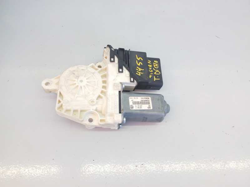 VOLKSWAGEN Tiguan 1 generation (2007-2017) Rear Right Door Window Control Motor 5N0959704D, 962623402, E1-B6-44-1 18375958