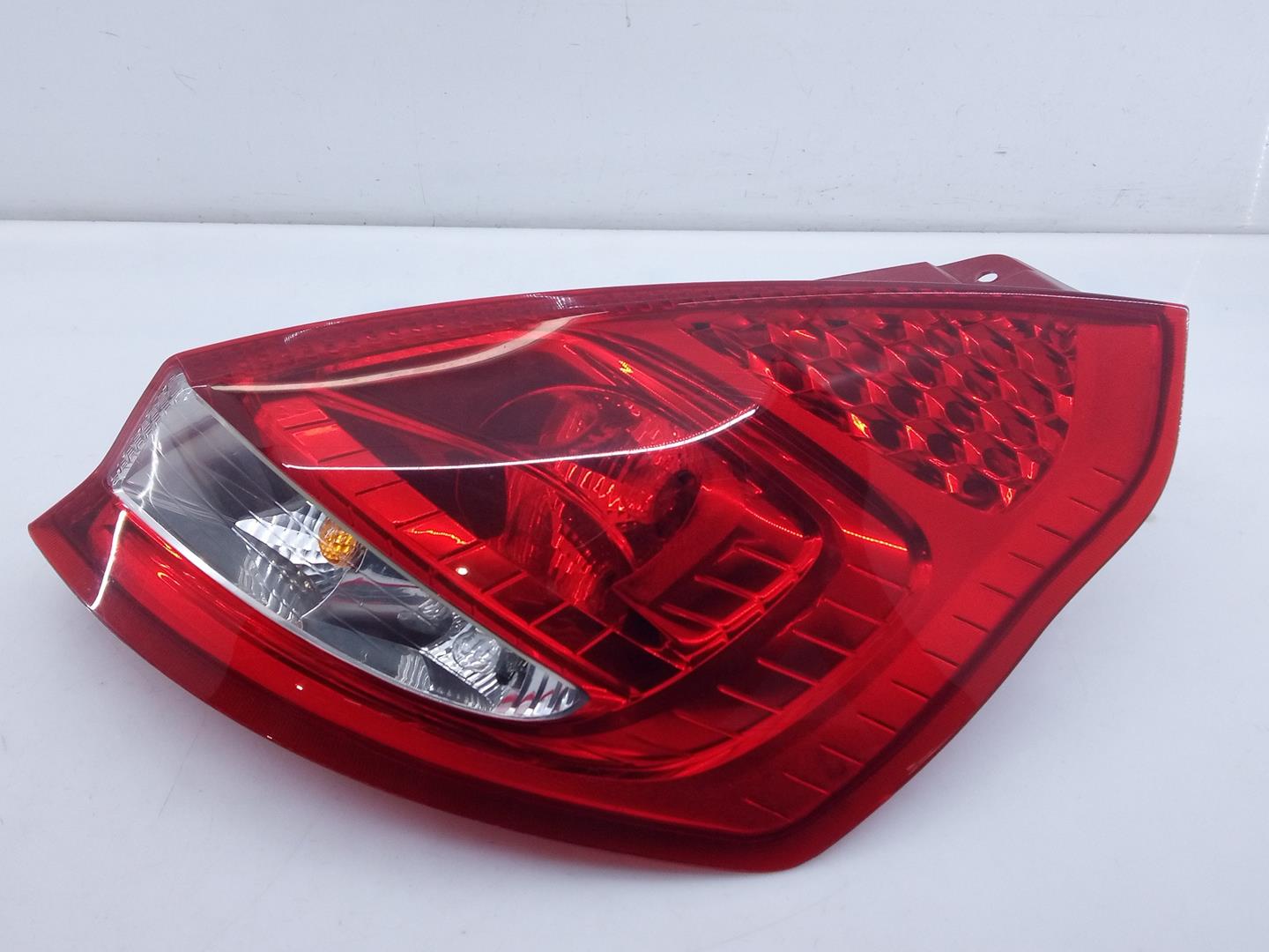 FORD Fiesta 5 generation (2001-2010) Rear Right Taillight Lamp 8A6113404AE, E2-B3-3-2 20957689