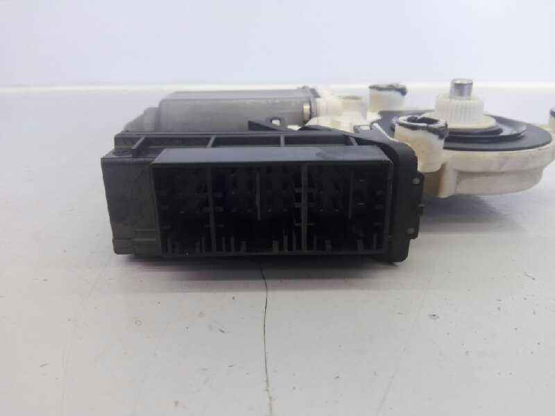 SEAT Cordoba 2 generation (1999-2009) Front Right Door Window Control Motor 6Q2959801A,E1-B6-16-2 18422176