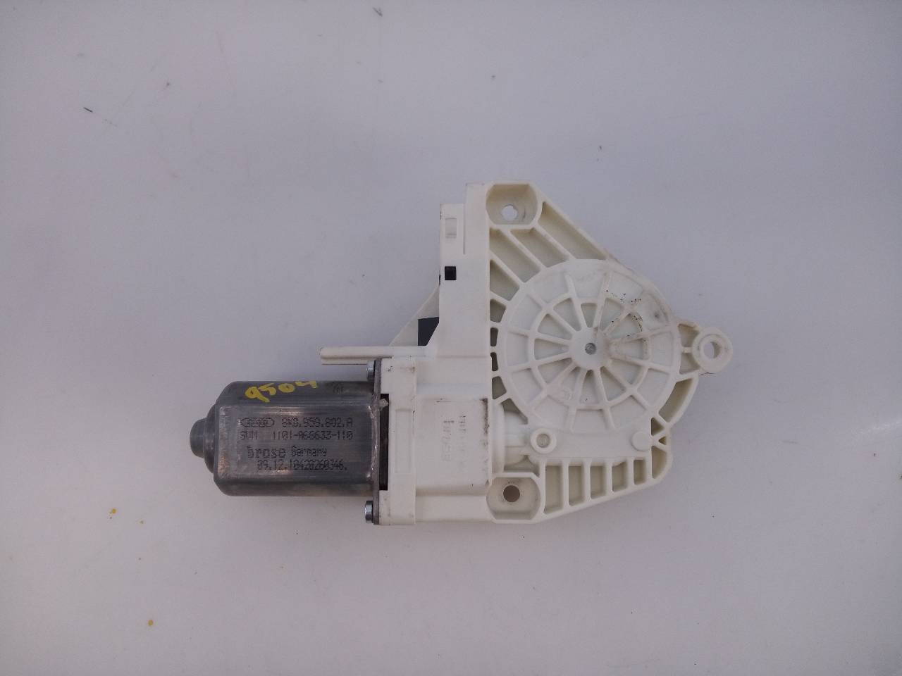 AUDI A4 B8/8K (2011-2016) Front Right Door Window Control Motor 8K0959802A, E1-B6-43-1 24454210