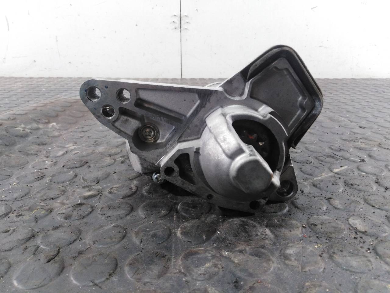 DACIA Sandero 2 generation (2013-2020) Starter Motor 233000557R, P3-A7-2-2 24047231